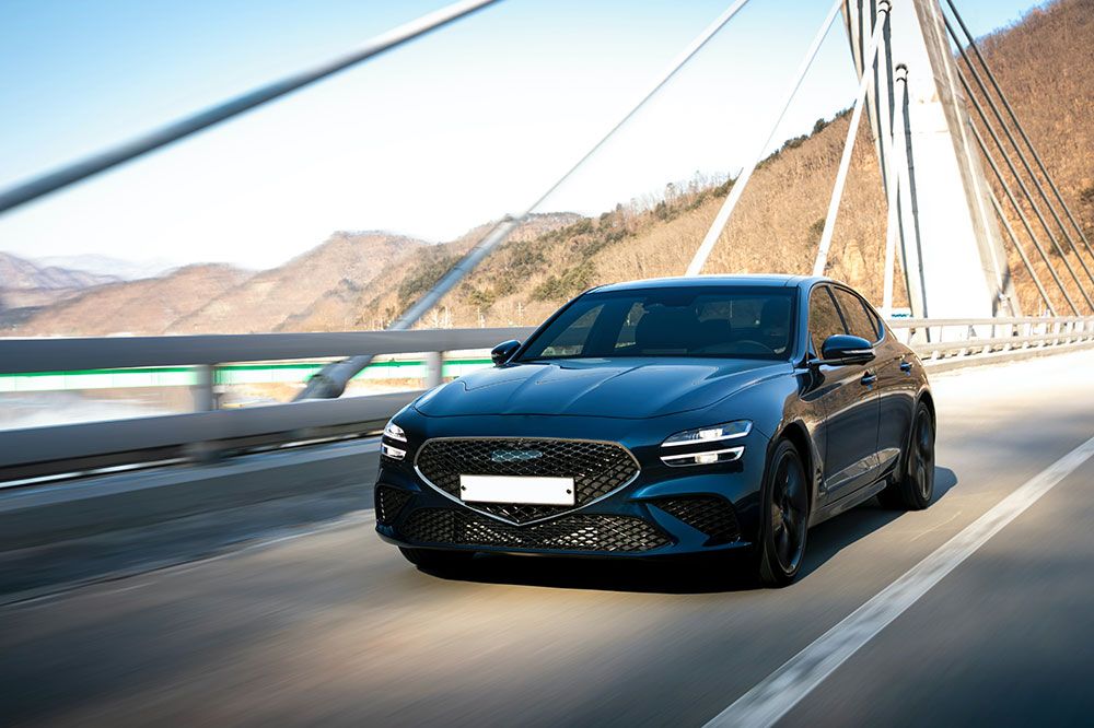 Genesis G70: The Ultimate Sports Sedan with Stylish Features