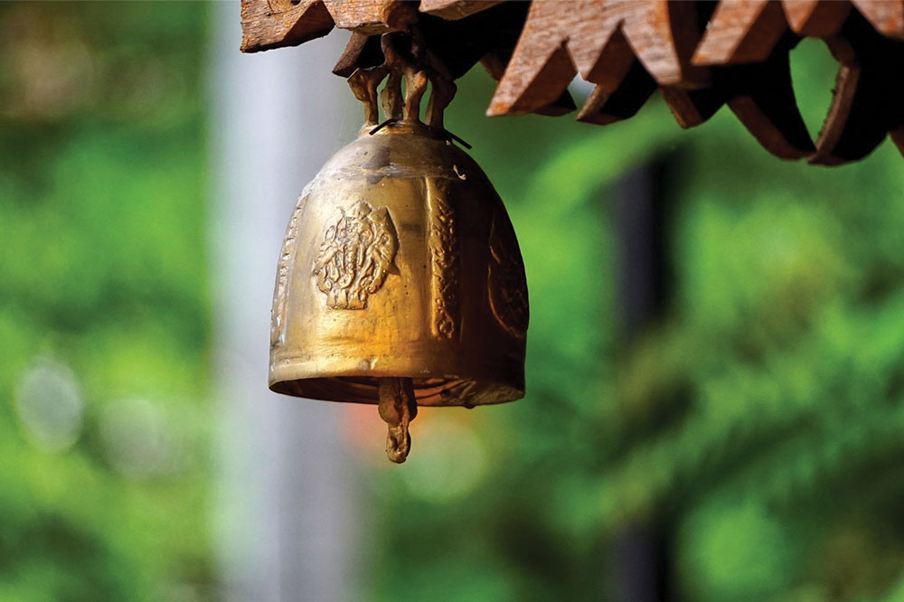 Essential Religious Implements for Buddhist Ceremonies