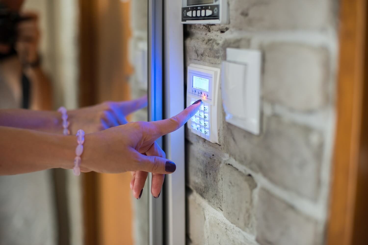 Top 5 Essential Features of Modern Home Alarm Systems