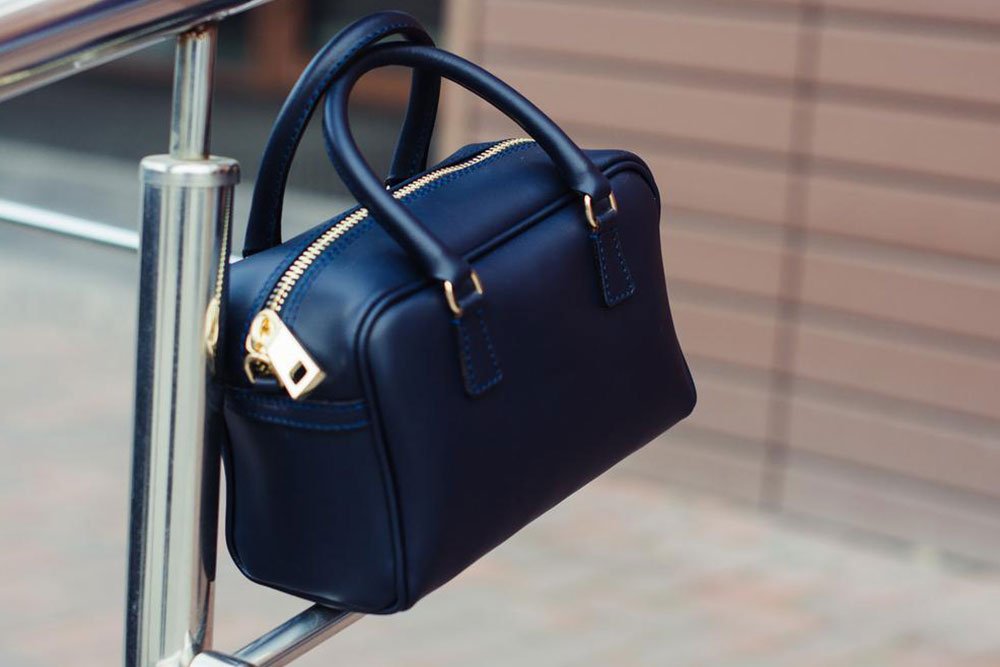 Essential Considerations When Choosing a Handbag