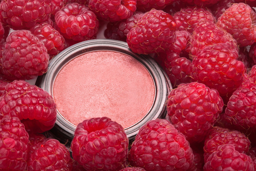 Ultimate Guide to Natural Foundations for a Perfect, Flawless Skin Finish