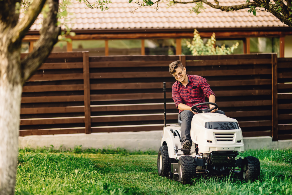Ultimate Guide to Buying the Best Lawn Trimmers and Mowing Equipment for Your Garden