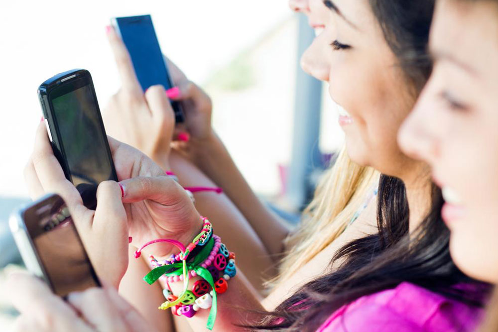 Affordable Mobile Plans: Top 4 Budget Cell Carriers