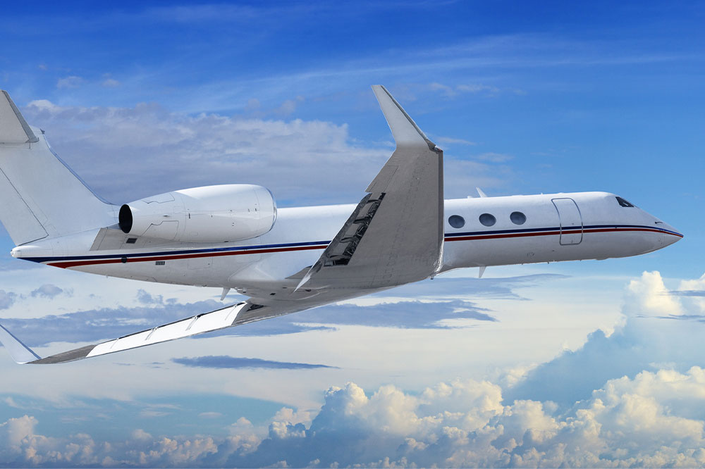 Advantages of Private Jet Hire for Luxurious Travel