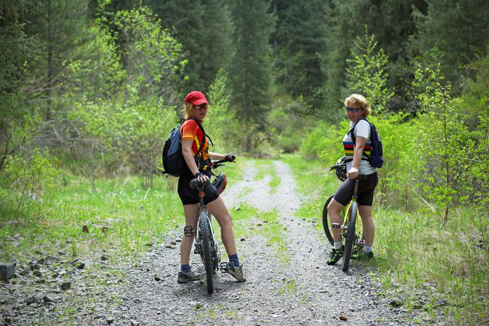 Beginner's Guide to Essential Mountain Biking Techniques