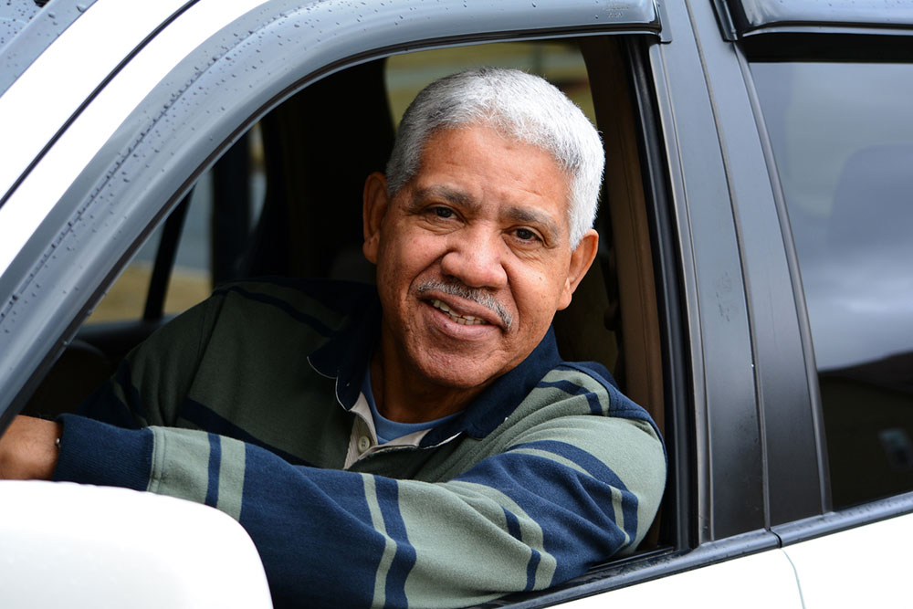 Senior Driver Car Insurance: Guide to Costs, Application Steps, and Leading Providers