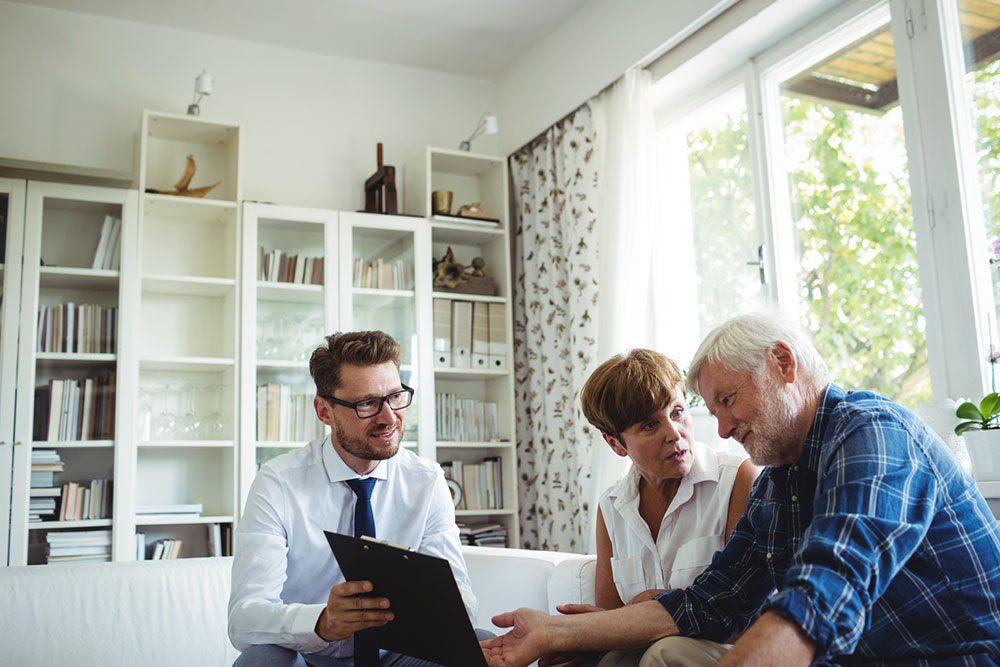Guide to Senior Living Apartments: Costs and Tips for Choosing the Right Home