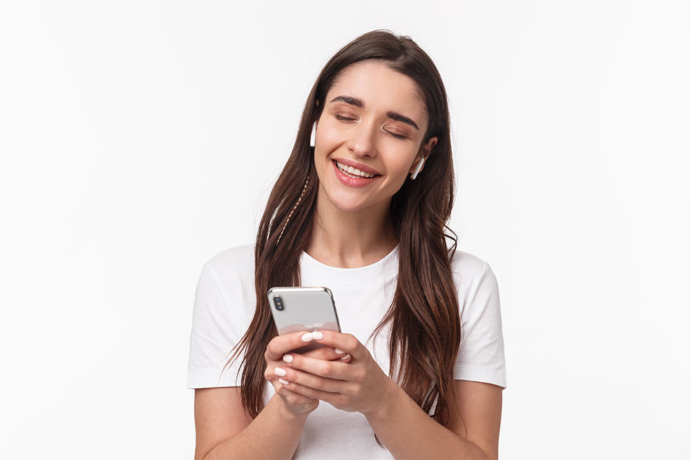 Exceptional Black Friday Deals on Apple Wireless Earbuds: Save Big on AirPods and AirPods Pro