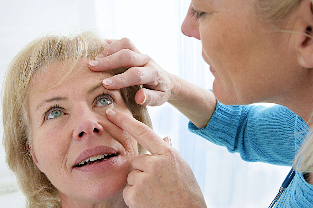 Comprehensive Guide to Macular Degeneration: Causes, Symptoms, and Preventive Measures