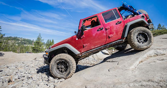 In-Depth Exploration of Jeep Wrangler and Grand Cherokee: Features, Variants, and Buying Tips