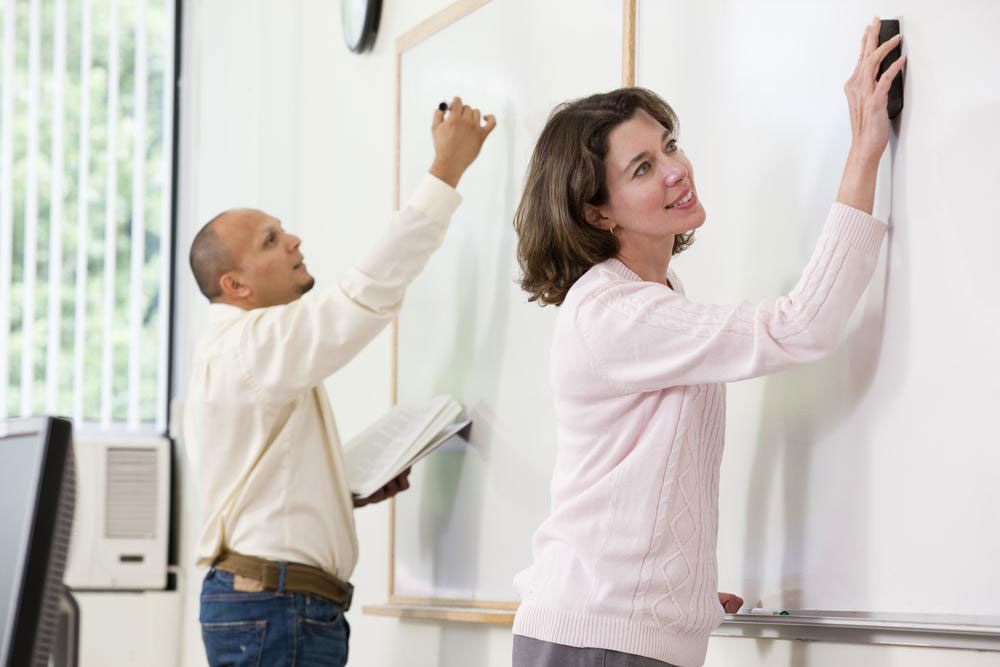 Benefits of Enrolling in English Language Courses