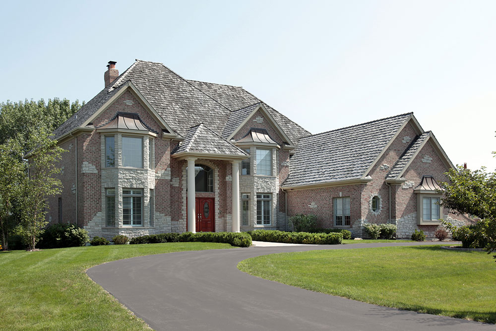 Comprehensive Guide to Luxury Real Estate: Types, Key Factors, and Investment Tips