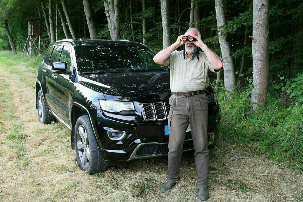 Discover the Jeep Grand Wagoneer: Trims and Features Perfect for Seniors