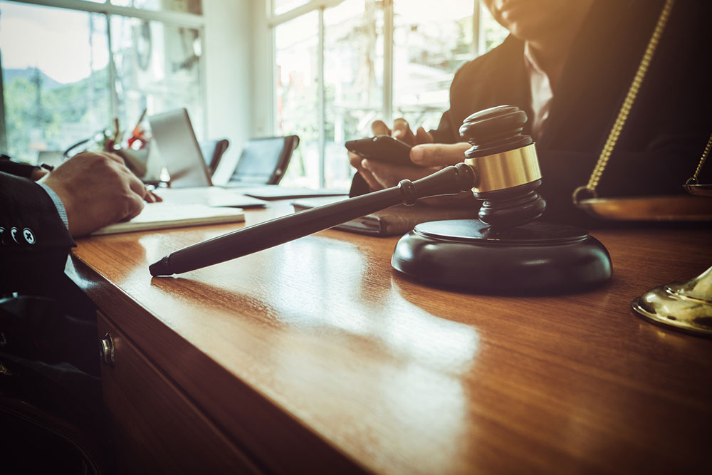 Guide to Choosing Top Aviation Injury Lawyers: Costs and Recommendations