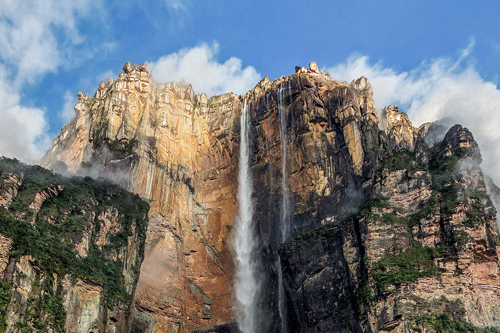 Discover the Top 5 Unmissable Travel Spots in South America