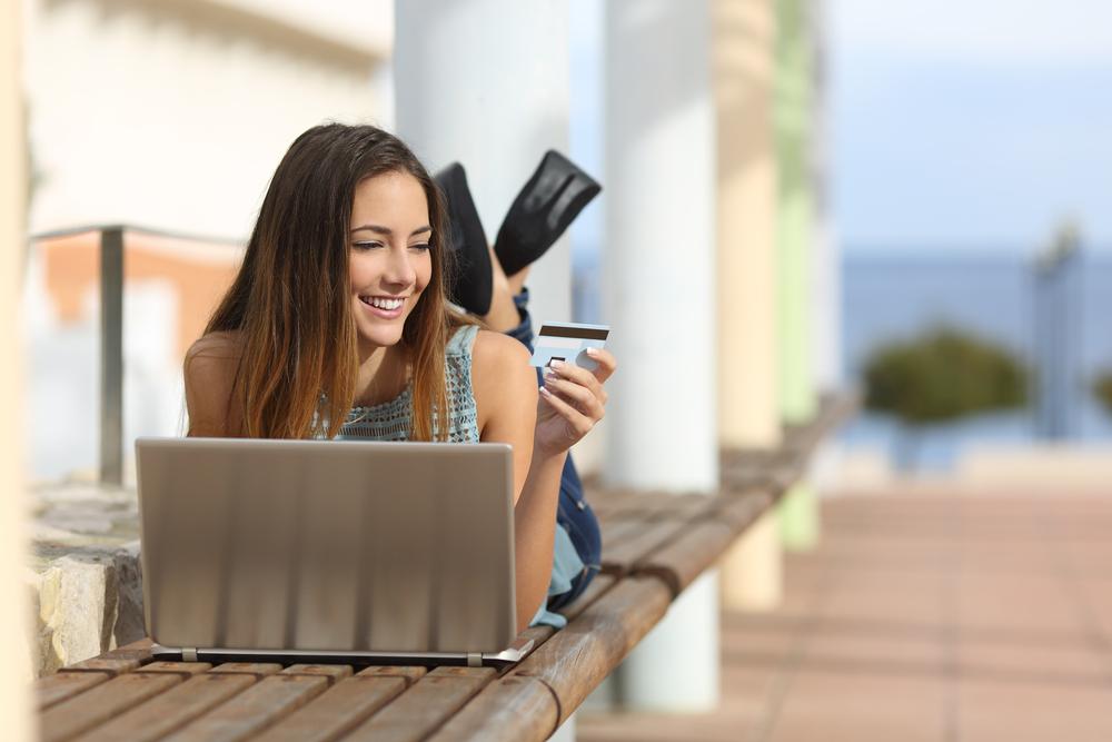 Key Factors to Consider When Applying for a Student Credit Card