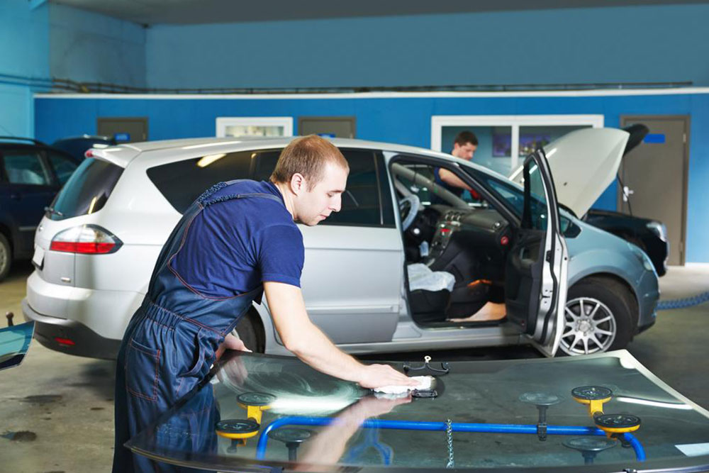 Comprehensive Auto Glass Guide: Types, Safety Features, and Repair Tips