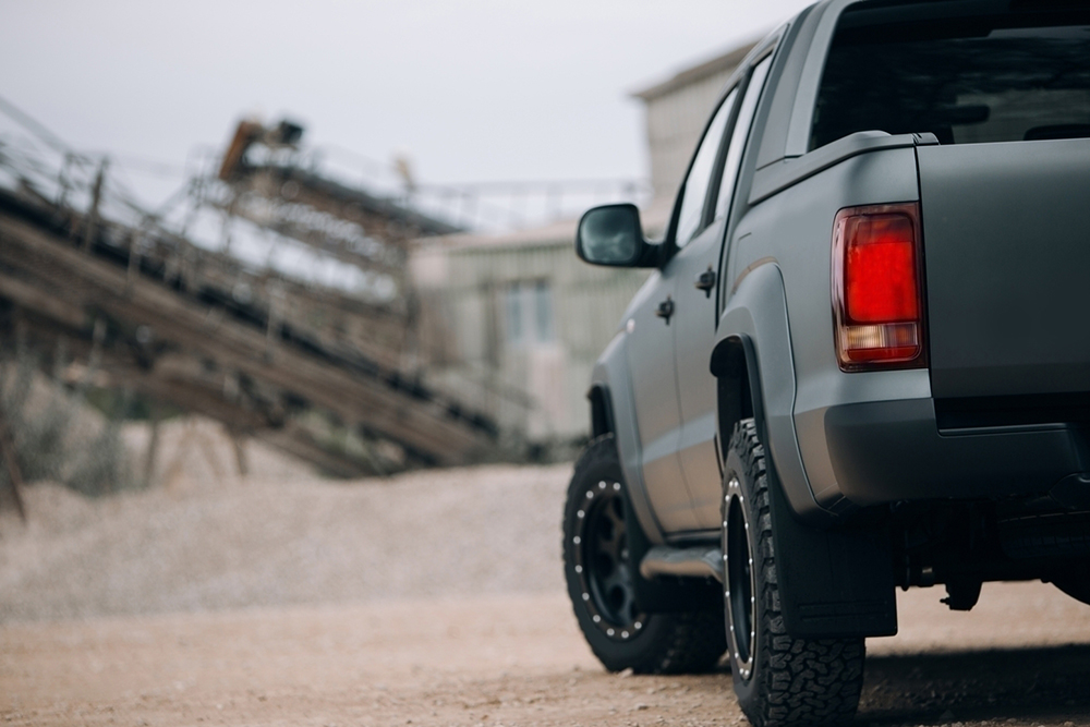Discover the RAM 1500 Night Edition: Perfect for Older Drivers