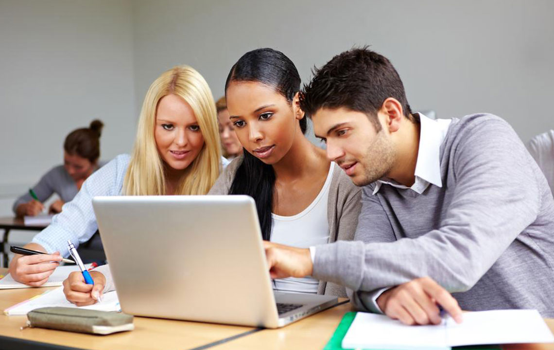 Top 4 Reasons to Enroll in a Data Management Certification