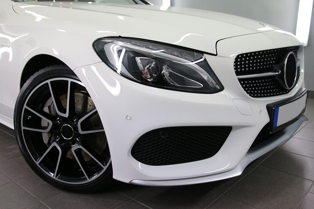 Exploring the Features and Pricing of the Mercedes-Benz C 300