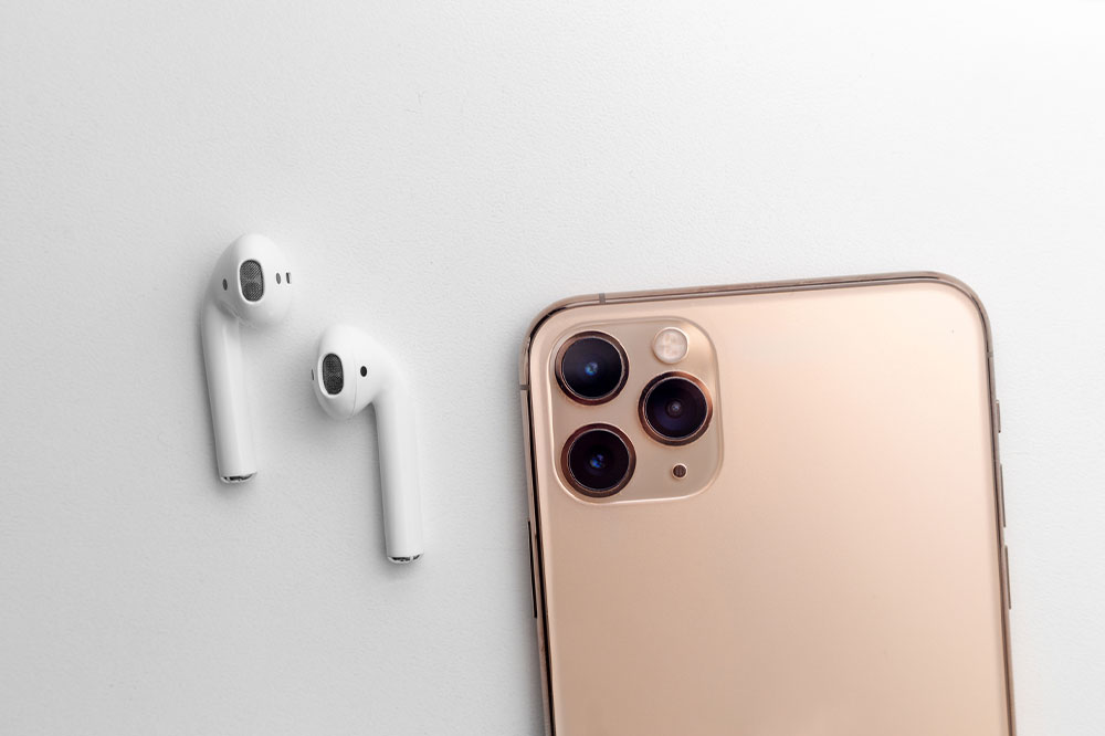 Top Cyber Monday Deals on Apple Earbuds and Headphones