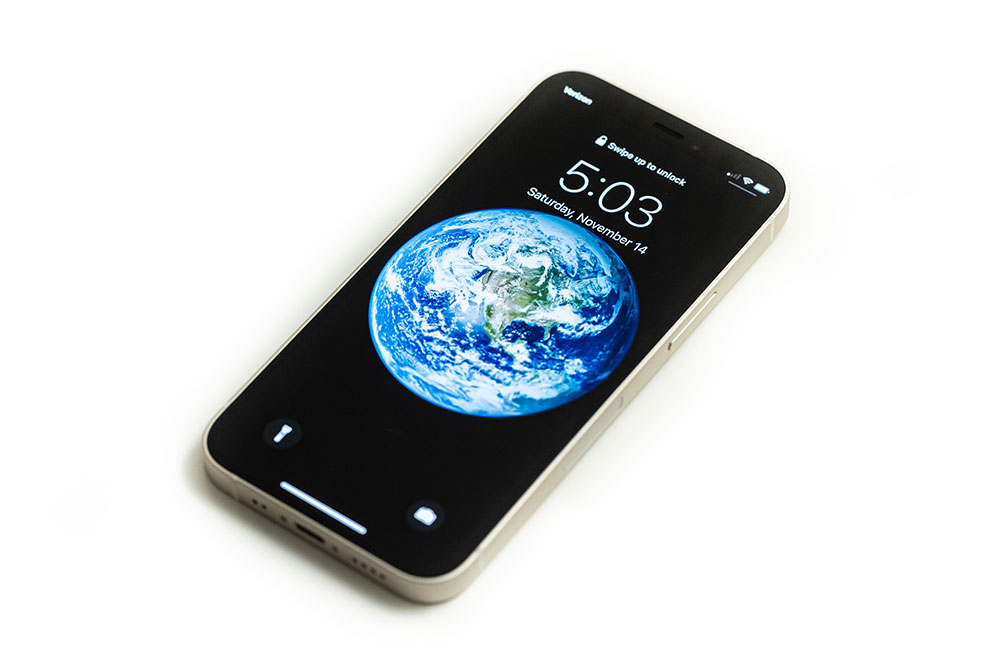 The Best Luxurious Smartphones for Women in the Modern Digital Era