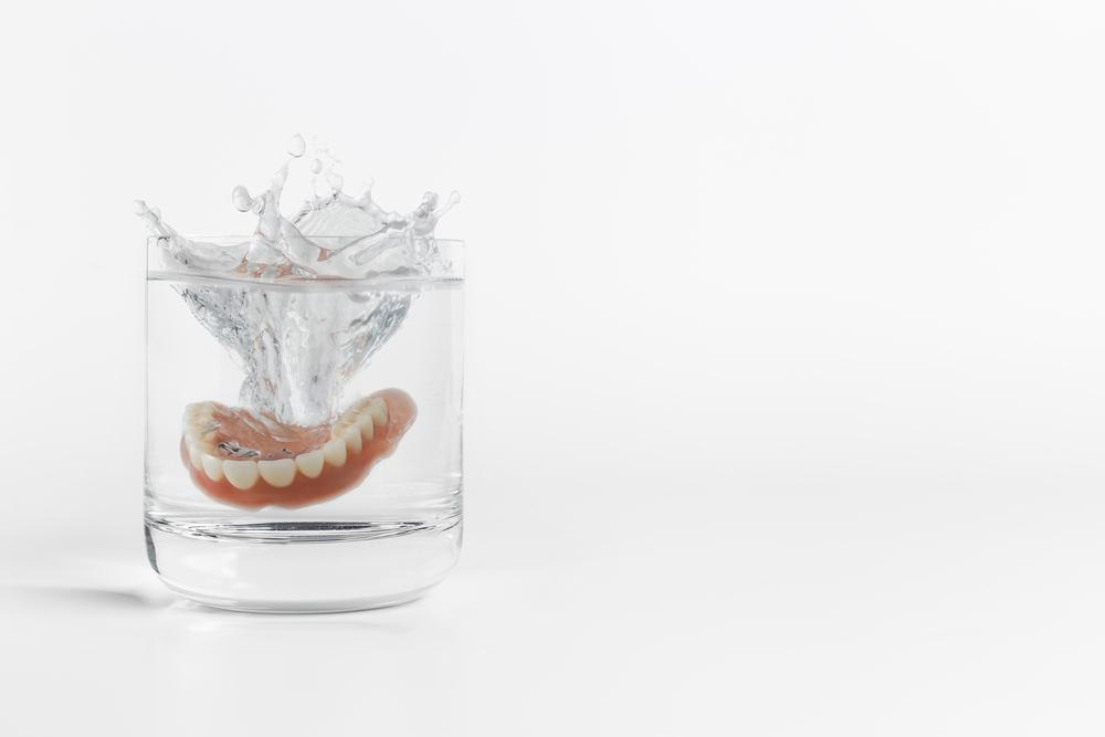 Essential Tips for Selecting the Right Denture