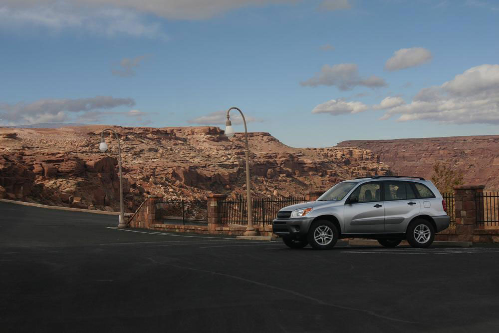 2016 Toyota Highlander: Combining Style with Performance