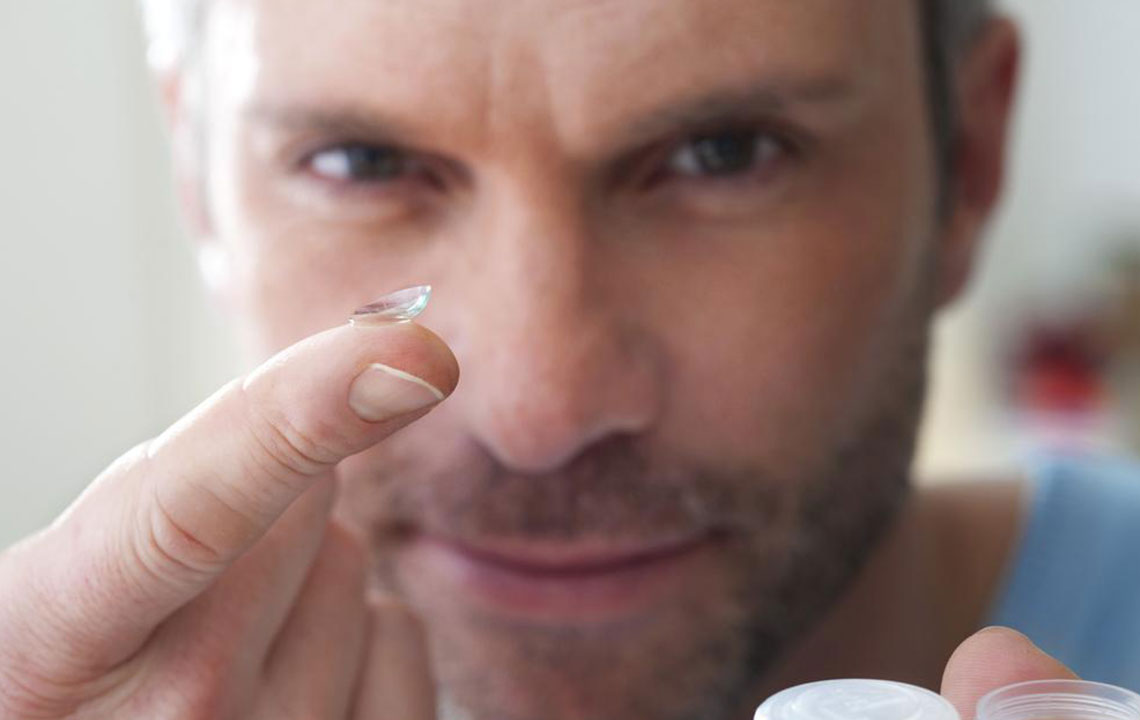 Essential Tips for Choosing the Right Contact Lenses