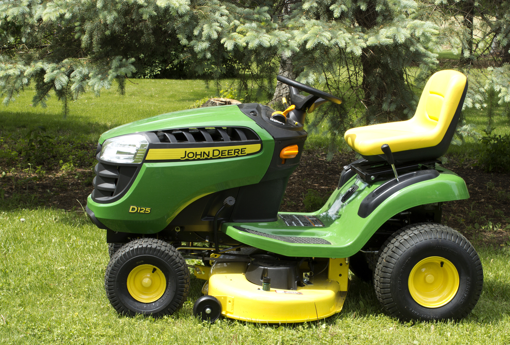 Complete Guide to John Deere Lawn Tractors: Types, Features, and Why They Are the Best Choice for Your Lawn