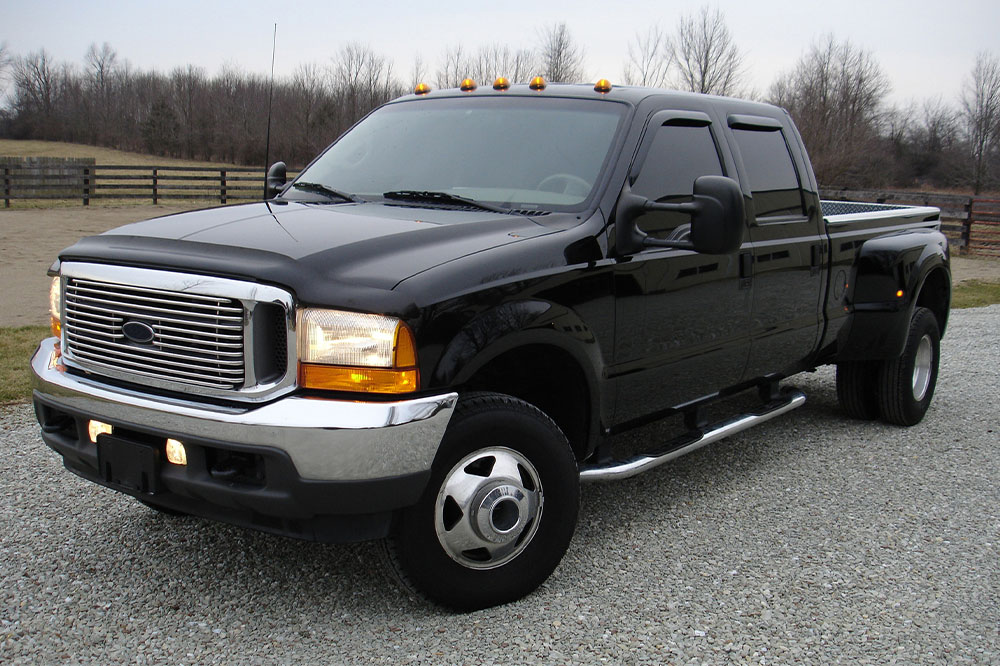 2024 GMC Canyon: The Ultimate Mid-Size Pickup for Work and Adventure