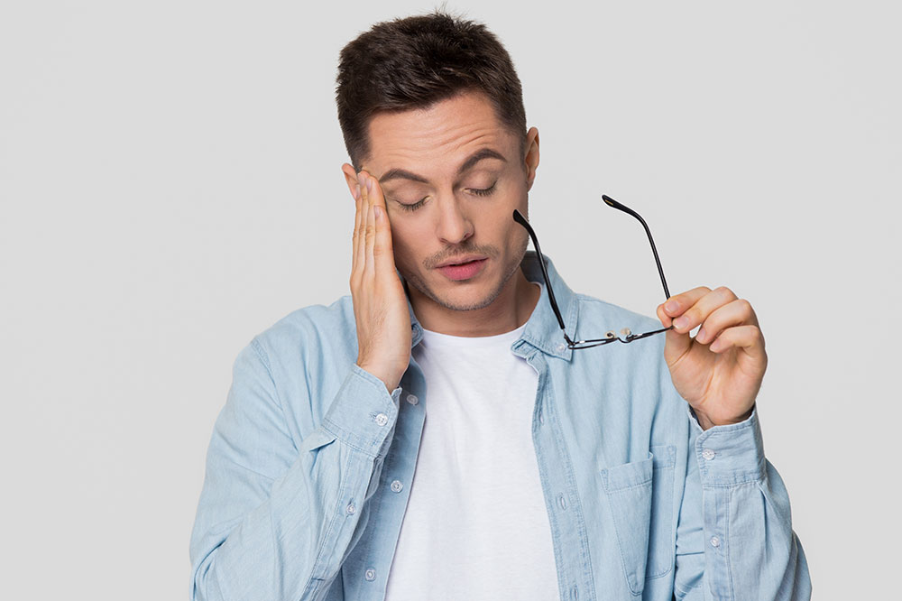 Exploring How Corrective Eyewear Can Help Alleviate Headaches and Improve Eye Comfort
