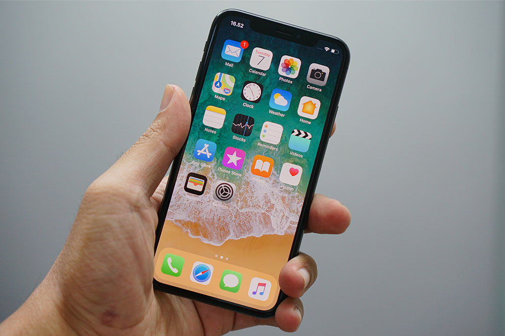 Exploring the New iPhone 12 mini: Features and Specs