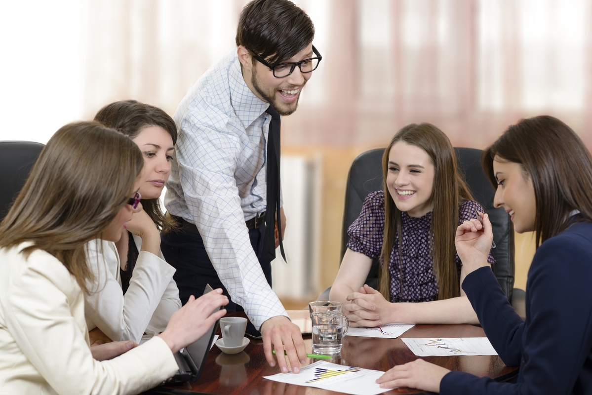 Comprehensive Guide to Building a Career in Digital Marketing: Roles, Skills, and Opportunities