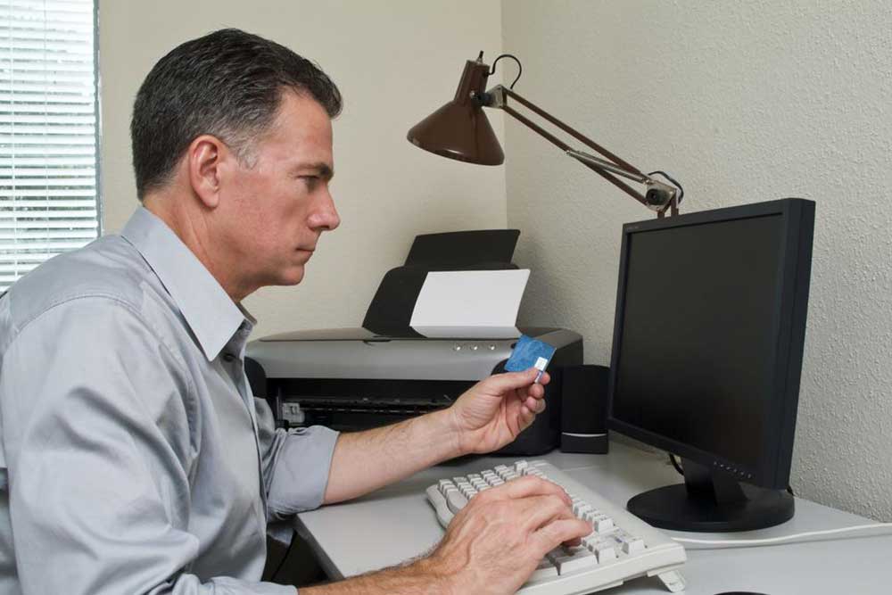 Benefits of Using Business Credit Cards for Small Enterprises