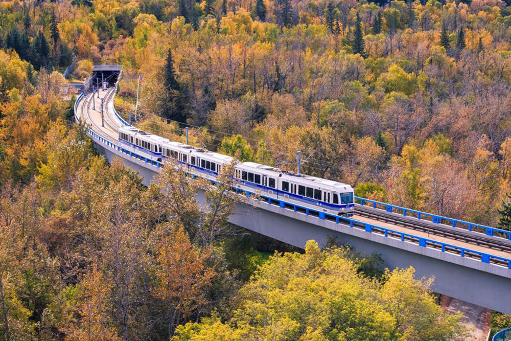 Guide to Selecting the Perfect Canadian Rockies Train Tour