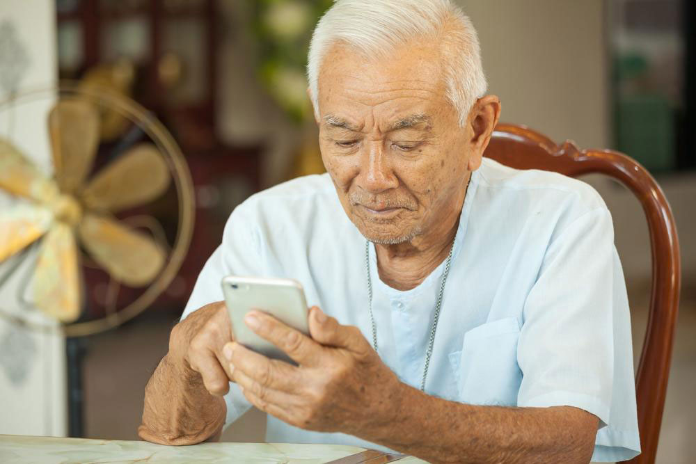 User-Friendly Large Button Phones Perfect for Seniors