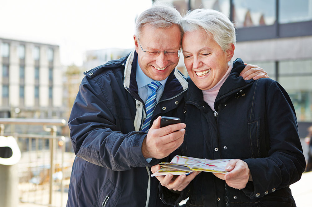 Essential Guide for Selecting Senior-Friendly Mobile Devices and Data Plans