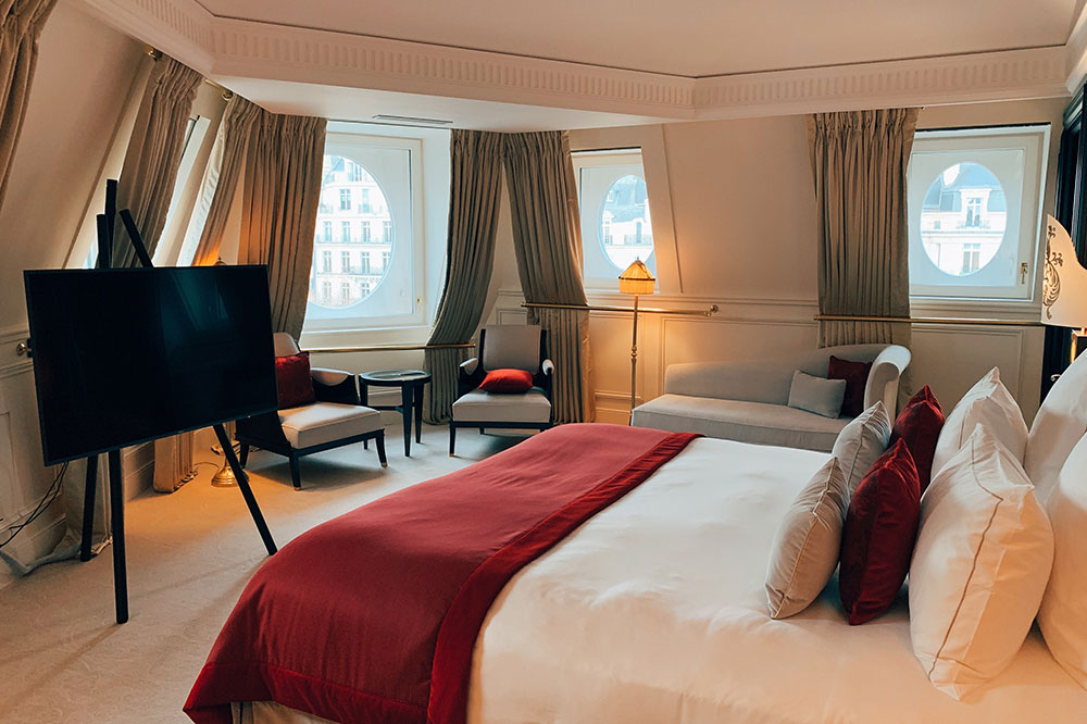 Boston's Finest Luxury Hotels: Top 4 Stay Options