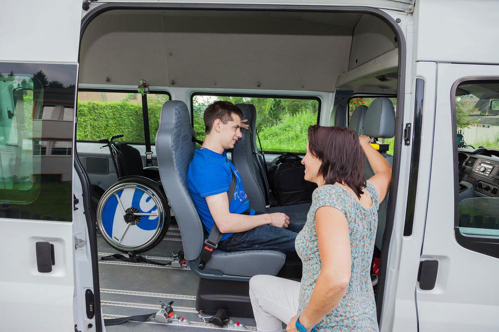 Top Roadside Support Providers for Accessible Wheelchair Vans