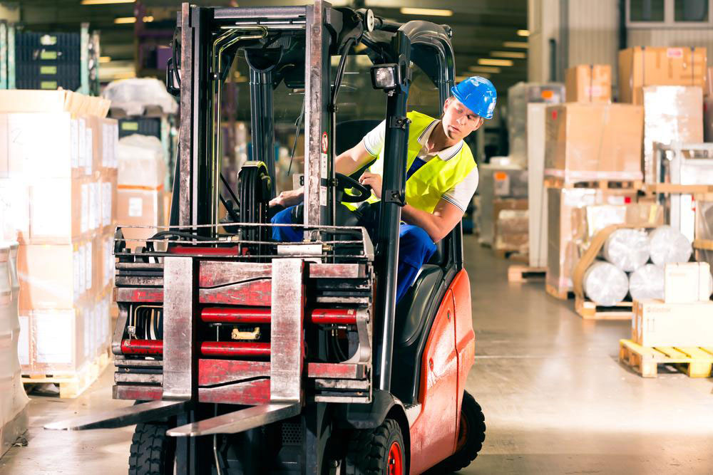 Essential Tips for Renting a Forklift