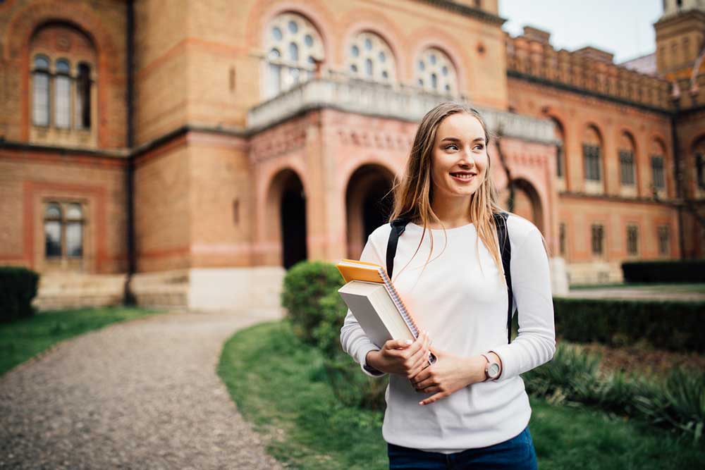 Comprehensive Guide to Online AI Courses and Advanced Degree Pathways