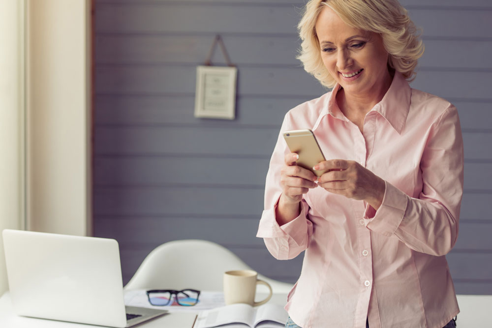 Top Senior-Friendly Smartphones Available at Best Buy