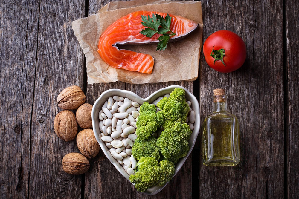 Essential Foods and Modern Strategies for Effective Blood Sugar Management