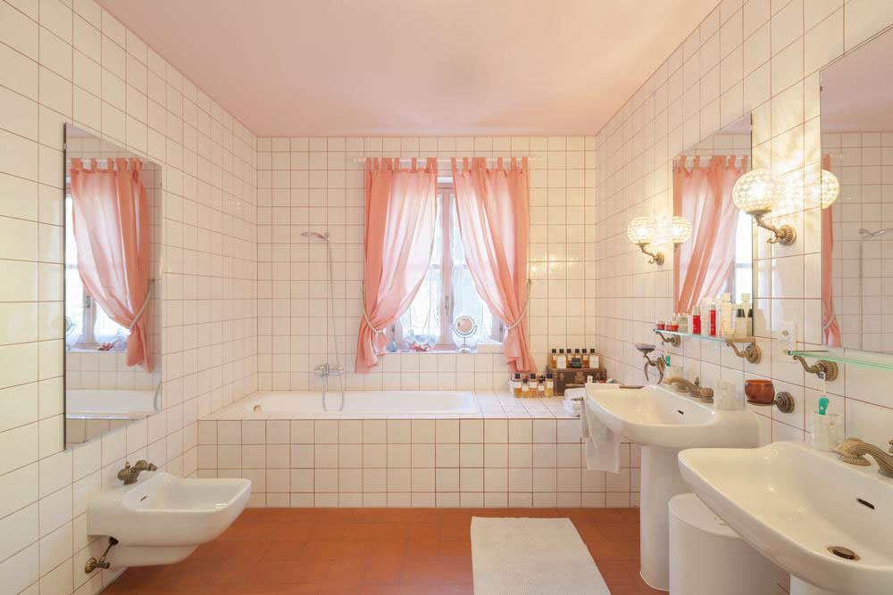 Selecting Perfect Bathroom Curtains: A Complete Guide