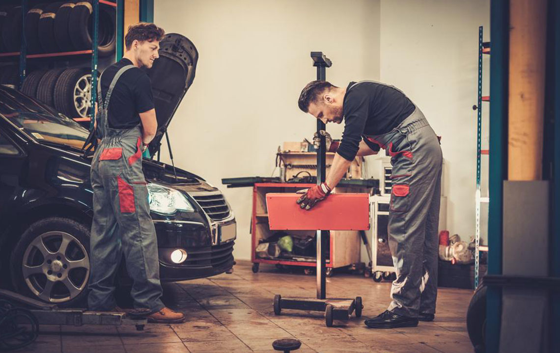 Why Vehicle Owners Trust RockAuto for Premium Auto Parts