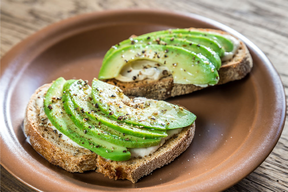Top 8 Nutritious Snacks That Help Reduce Cholesterol