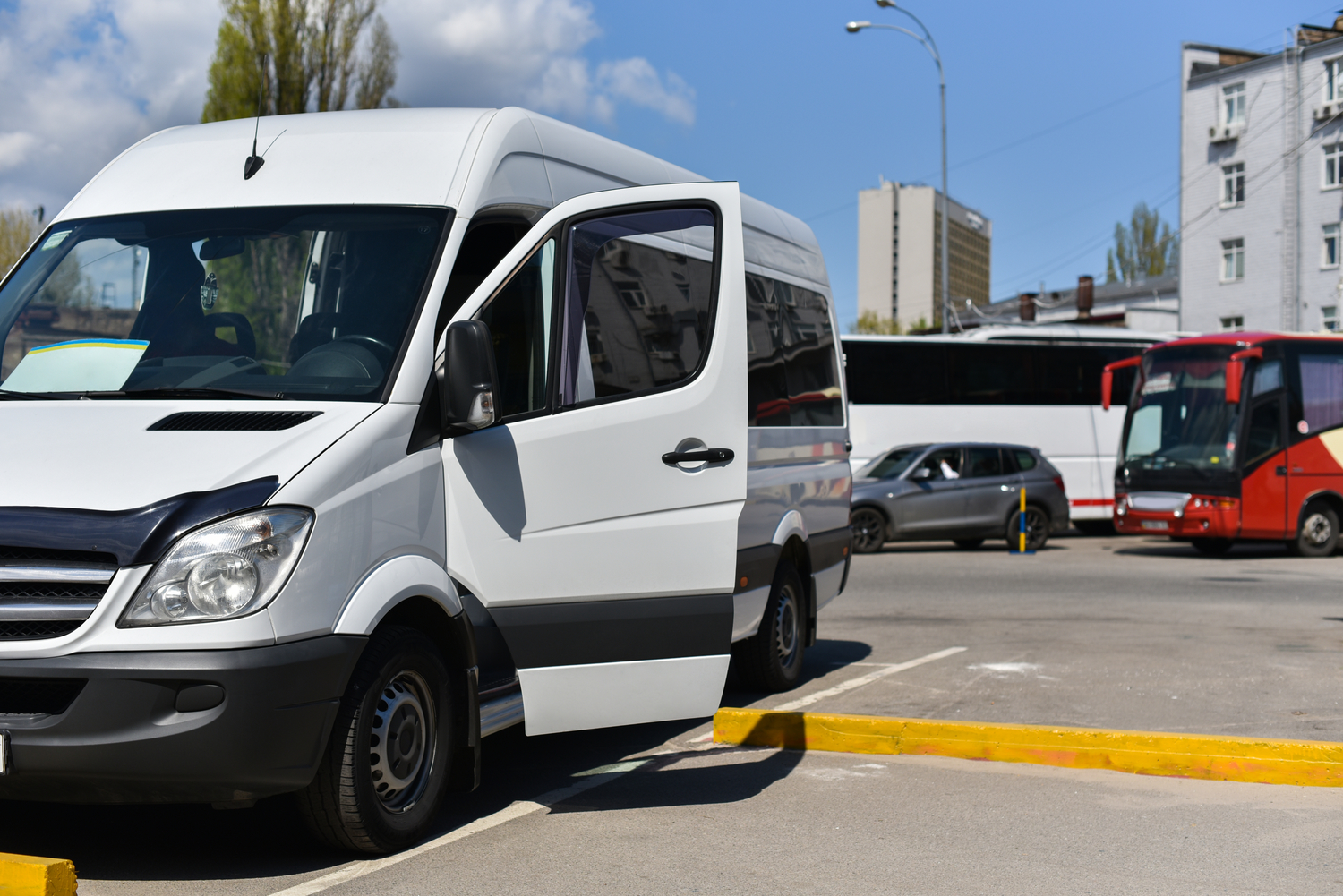 Essential Tips for Booking a Charter Bus for Your Weekend Escape