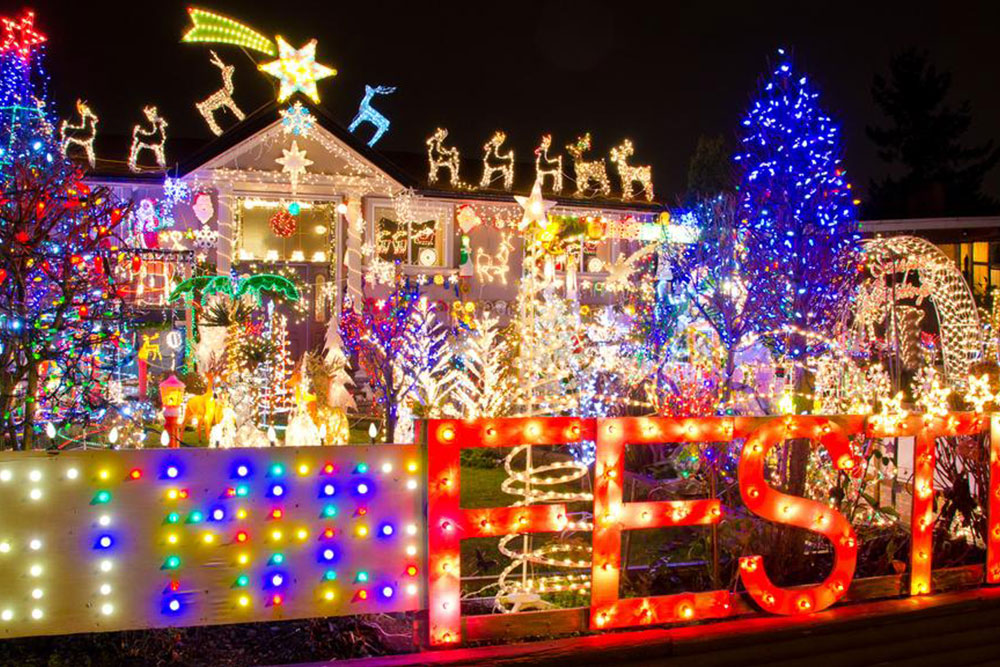 Different Styles of Outdoor Christmas Lighting Options