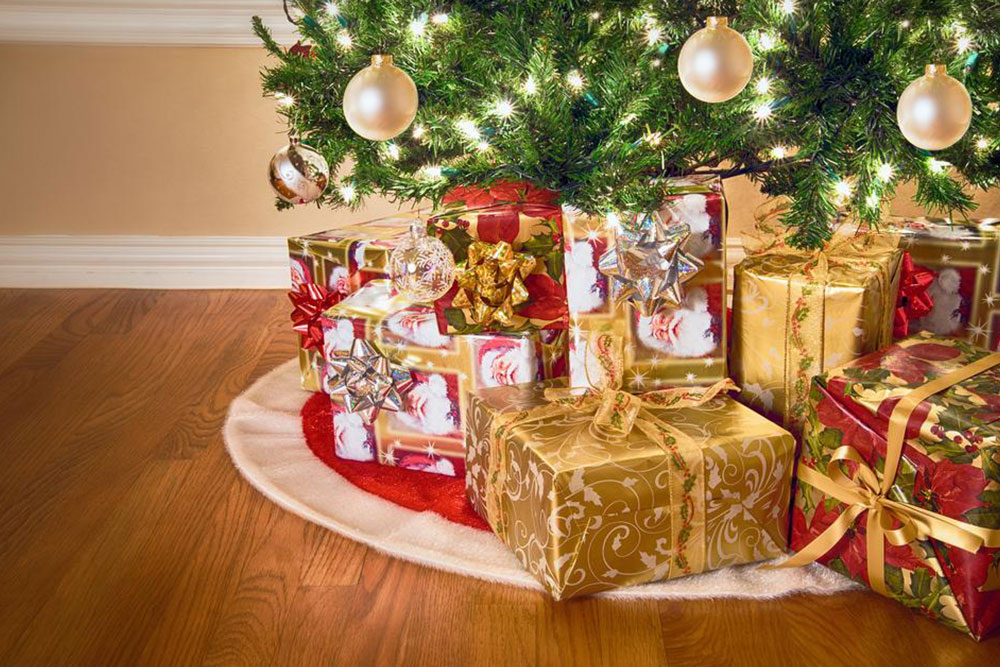 Essential Tips for Selecting the Perfect Christmas Tree Skirt